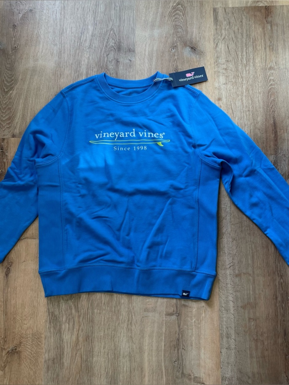New Vineyard vines youth crew neck